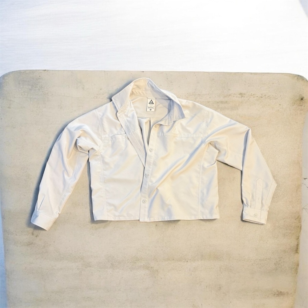 Nike ACG Women's Long sleeve top. Size M.